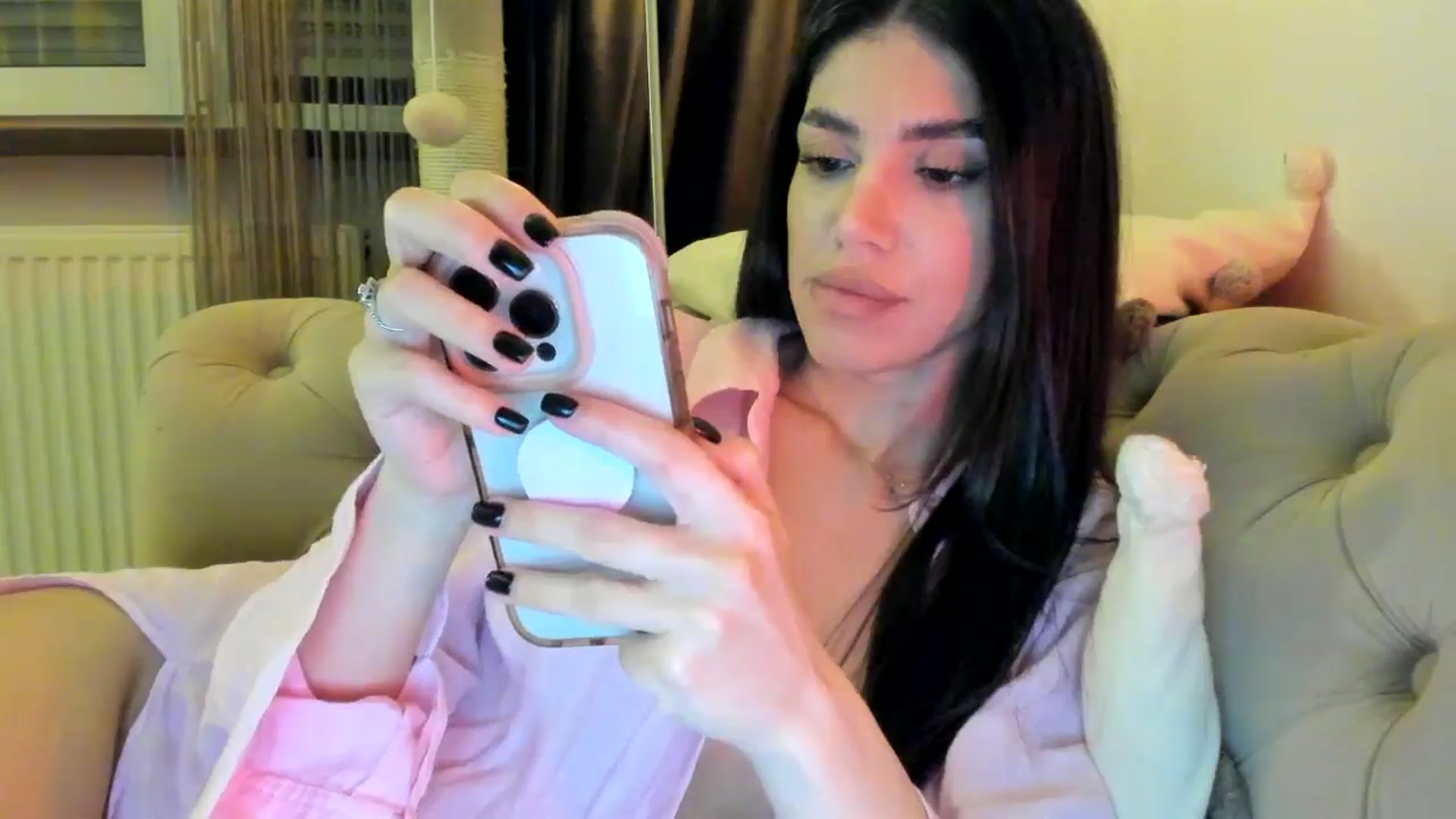 Gallery image thumbnail from SashaLopez's myfreecams stream on, 12/16/2024, 22:03 image 15 of 20
