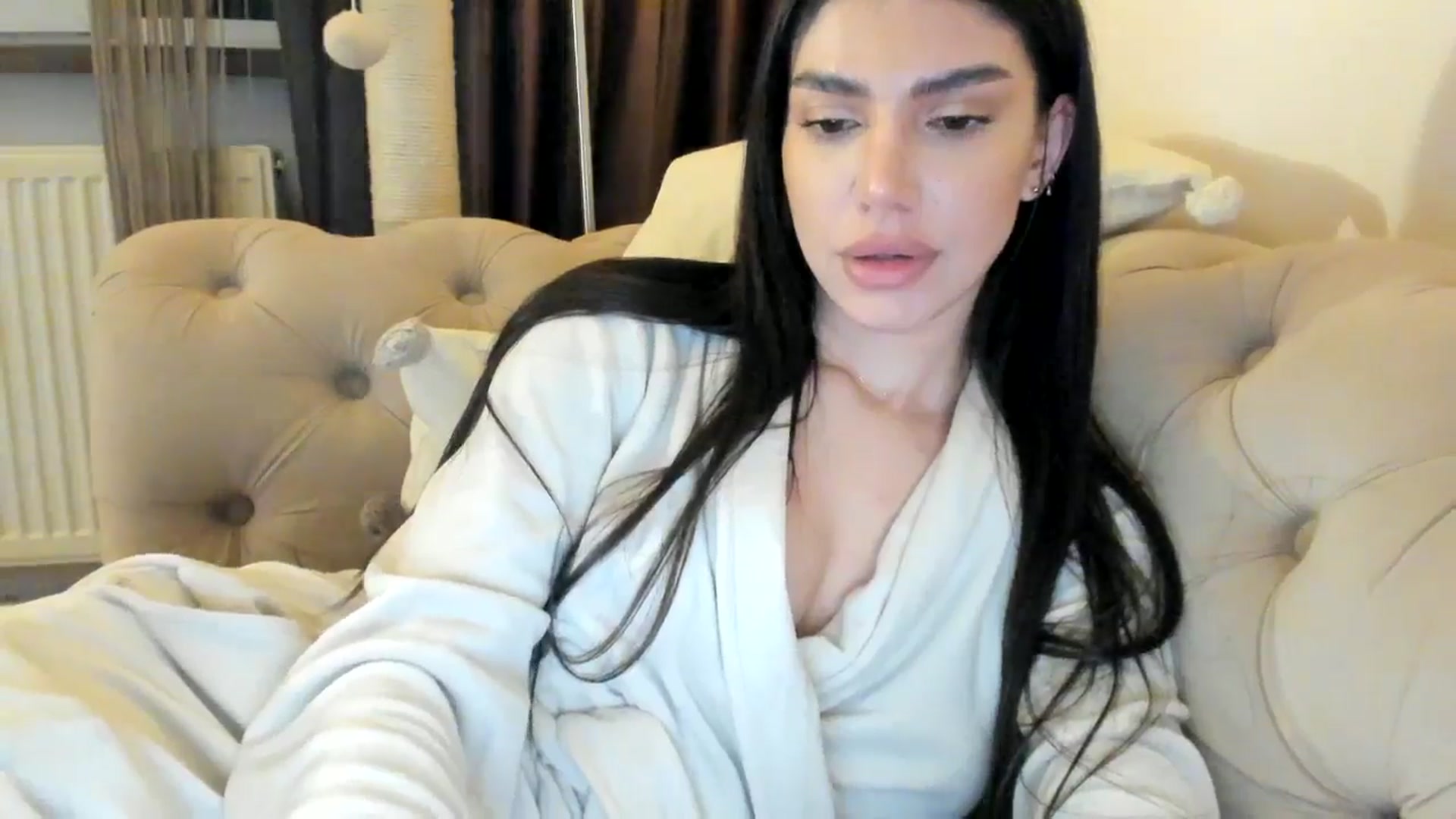 Gallery image thumbnail from SashaLopez's myfreecams stream on, 12/24/2024, 24:06 image 13 of 20
