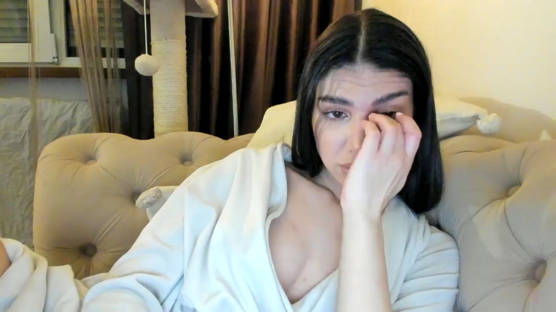 Gallery image thumbnail from SashaLopez's myfreecams stream on, 12/24/2024, 01:12 image 16 of 20