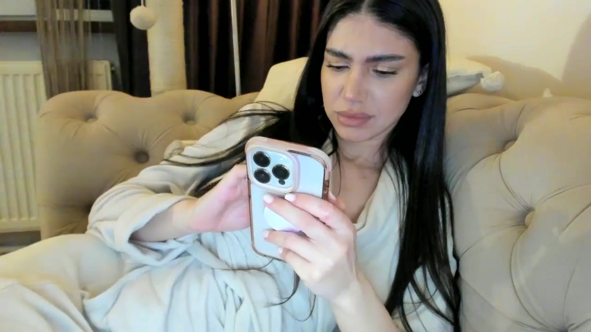 Gallery image thumbnail from SashaLopez's myfreecams stream on, 12/24/2024, 01:12 image 7 of 20