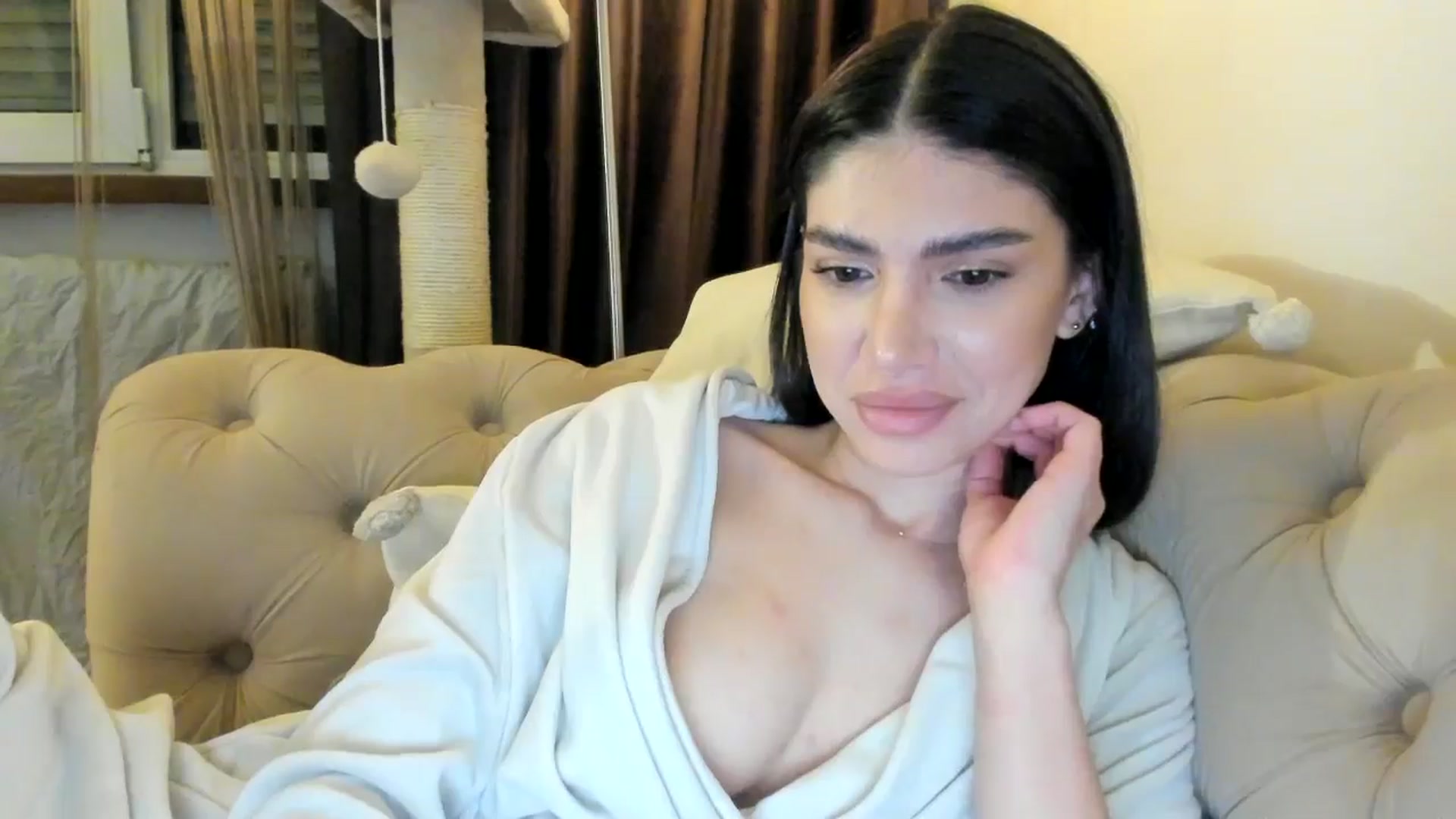Gallery image thumbnail from SashaLopez's myfreecams stream on, 12/24/2024, 01:12 image 15 of 20