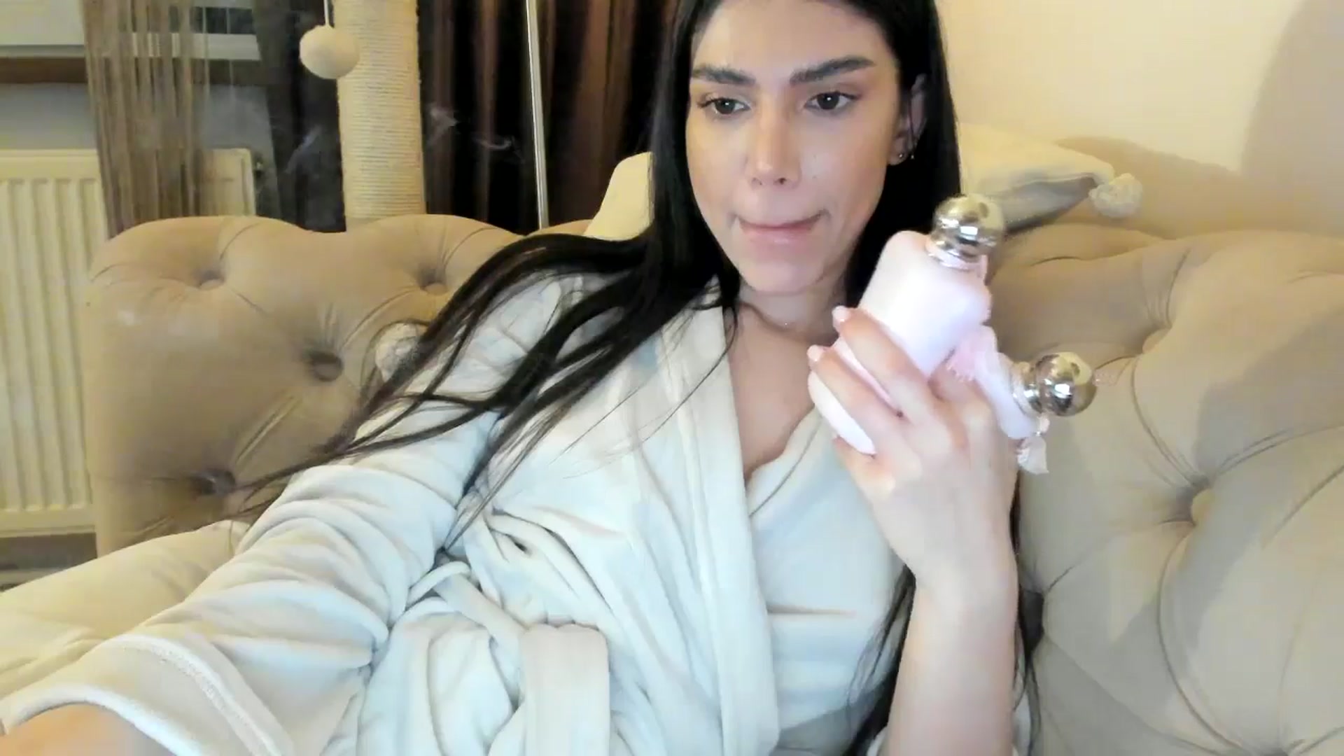 Gallery image thumbnail from SashaLopez's myfreecams stream on, 12/24/2024, 01:12 image 5 of 20