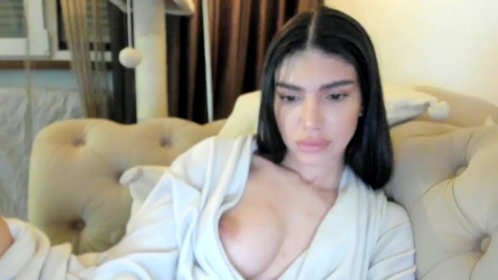 Gallery image thumbnail from SashaLopez's myfreecams stream on, 12/24/2024, 01:12 image 17 of 20