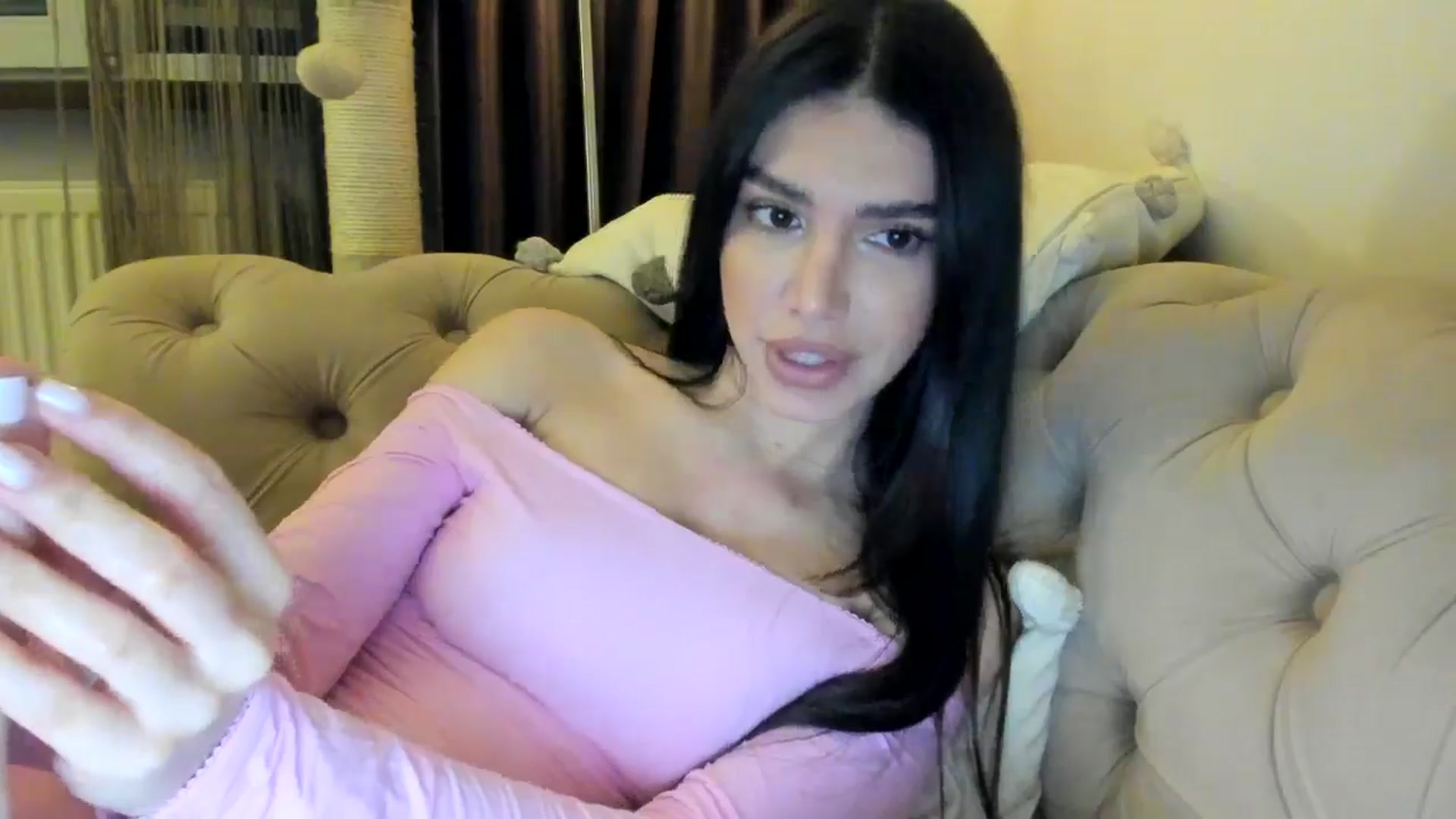 Gallery image thumbnail from SashaLopez's myfreecams stream on, 12/28/2024, 23:12 image 4 of 20