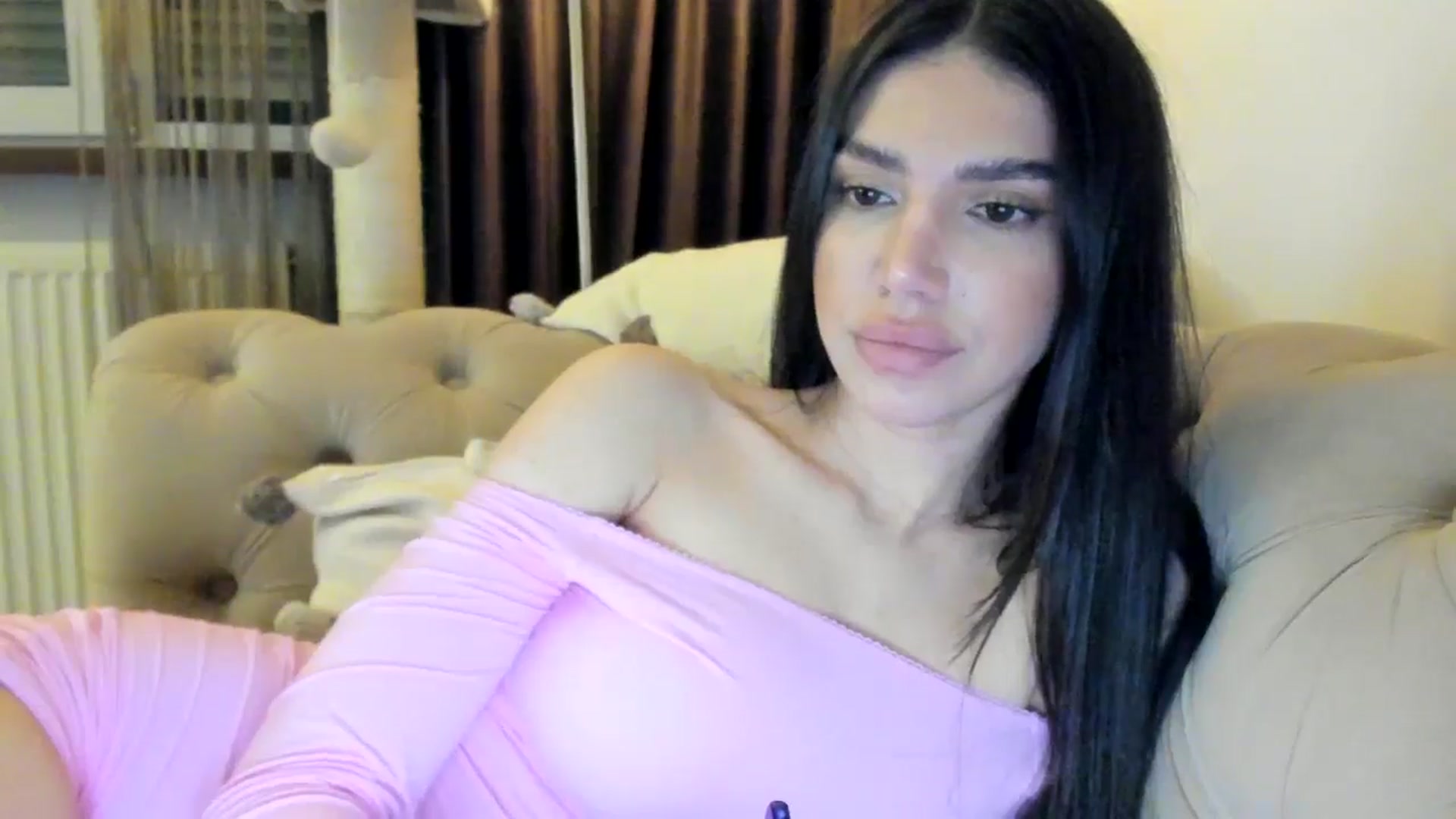 Gallery image thumbnail from SashaLopez's myfreecams stream on, 12/28/2024, 23:29 image 15 of 20
