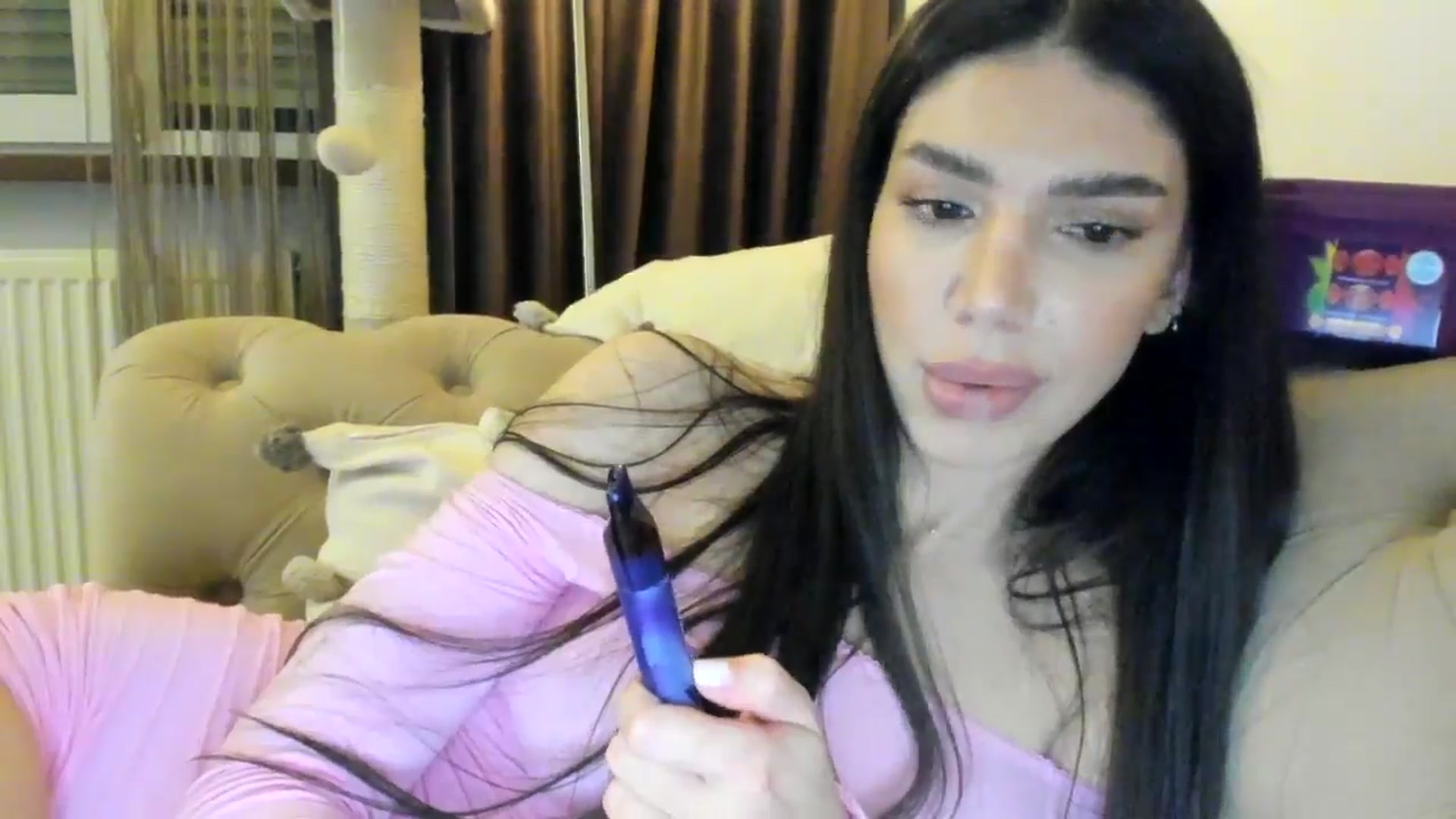 Gallery image thumbnail from SashaLopez's myfreecams stream on, 12/28/2024, 23:29 image 3 of 20