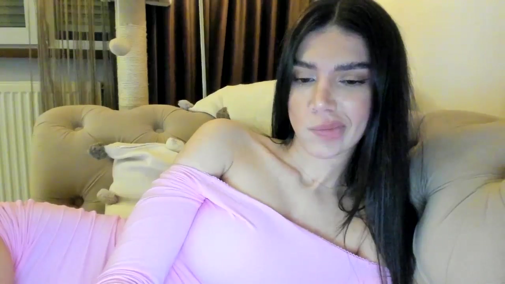Gallery image thumbnail from SashaLopez's myfreecams stream on, 12/28/2024, 23:29 image 8 of 20