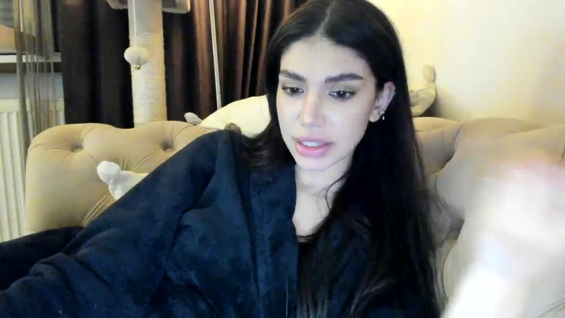 Gallery image thumbnail from SashaLopez's myfreecams stream on, 12/31/2024, 24:59 image 16 of 20