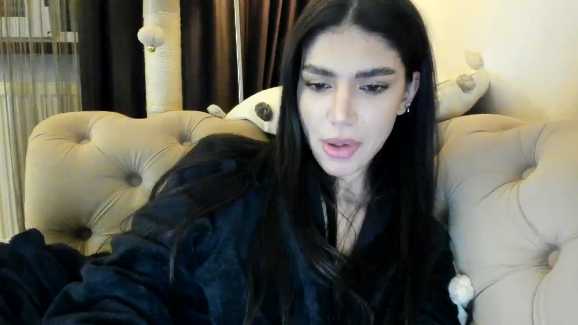 Gallery image thumbnail from SashaLopez's myfreecams stream on, 12/31/2024, 24:59 image 6 of 20