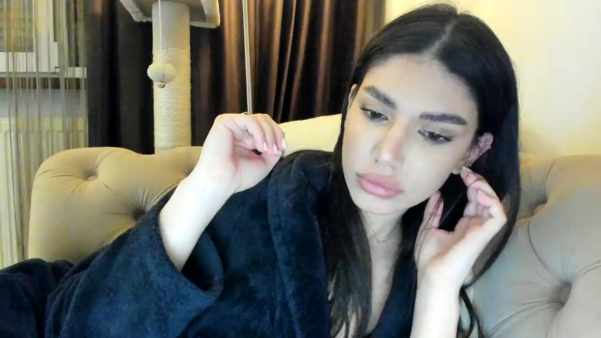 Gallery image thumbnail from SashaLopez's myfreecams stream on, 12/31/2024, 24:59 image 4 of 20