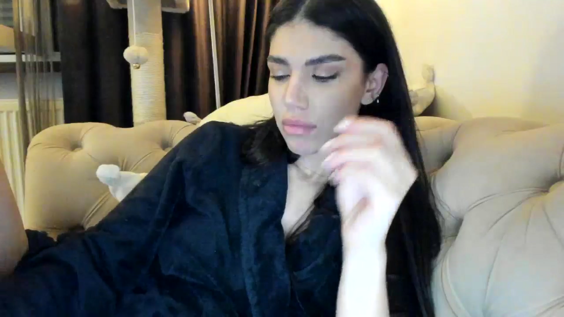 Gallery image thumbnail from SashaLopez's myfreecams stream on, 12/31/2024, 24:59 image 17 of 20
