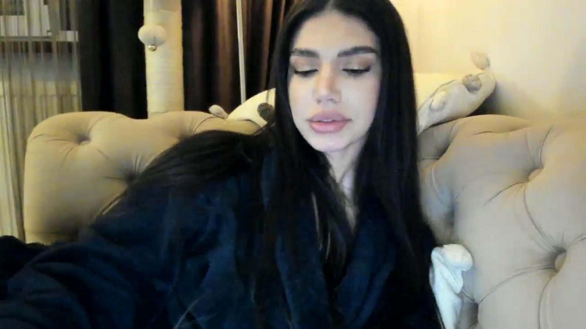 Gallery image thumbnail from SashaLopez's myfreecams stream on, 12/31/2024, 24:59 image 5 of 20