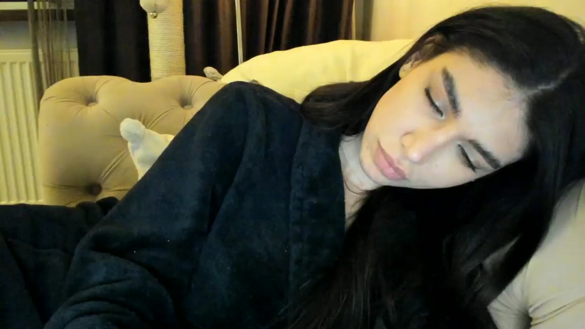 Gallery image thumbnail from SashaLopez's myfreecams stream on, 12/31/2024, 24:59 image 13 of 20