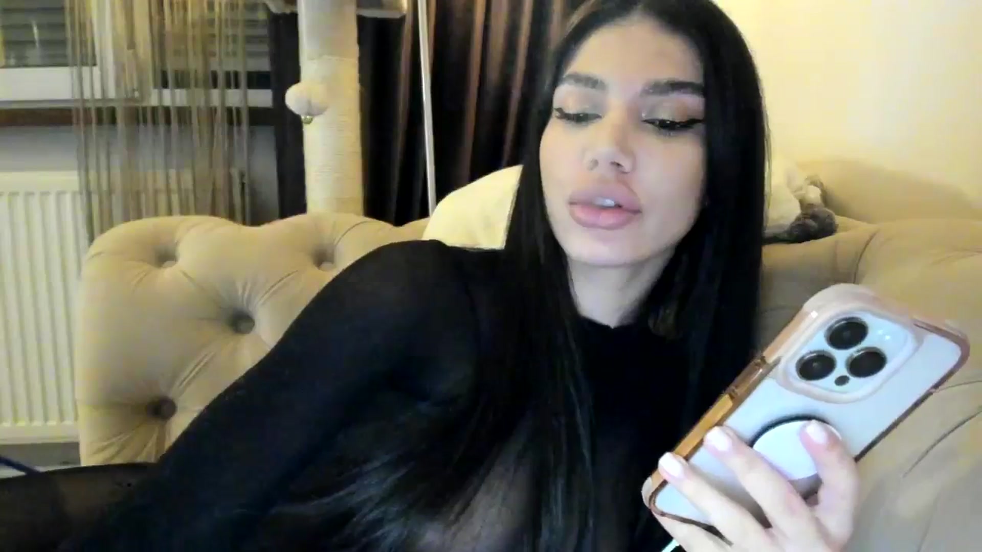 Gallery image thumbnail from SashaLopez's myfreecams stream on, 01/03/2025, 23:42 image 19 of 20