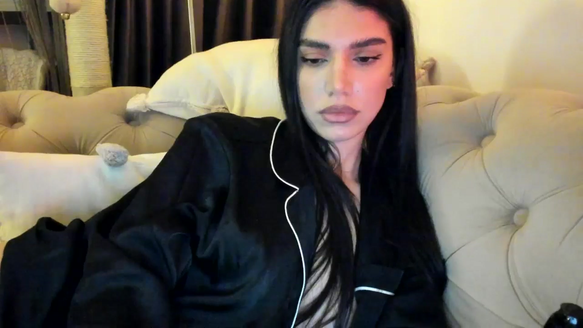 Gallery image thumbnail from SashaLopez's myfreecams stream on, 01/12/2025, 24:25 image 3 of 20
