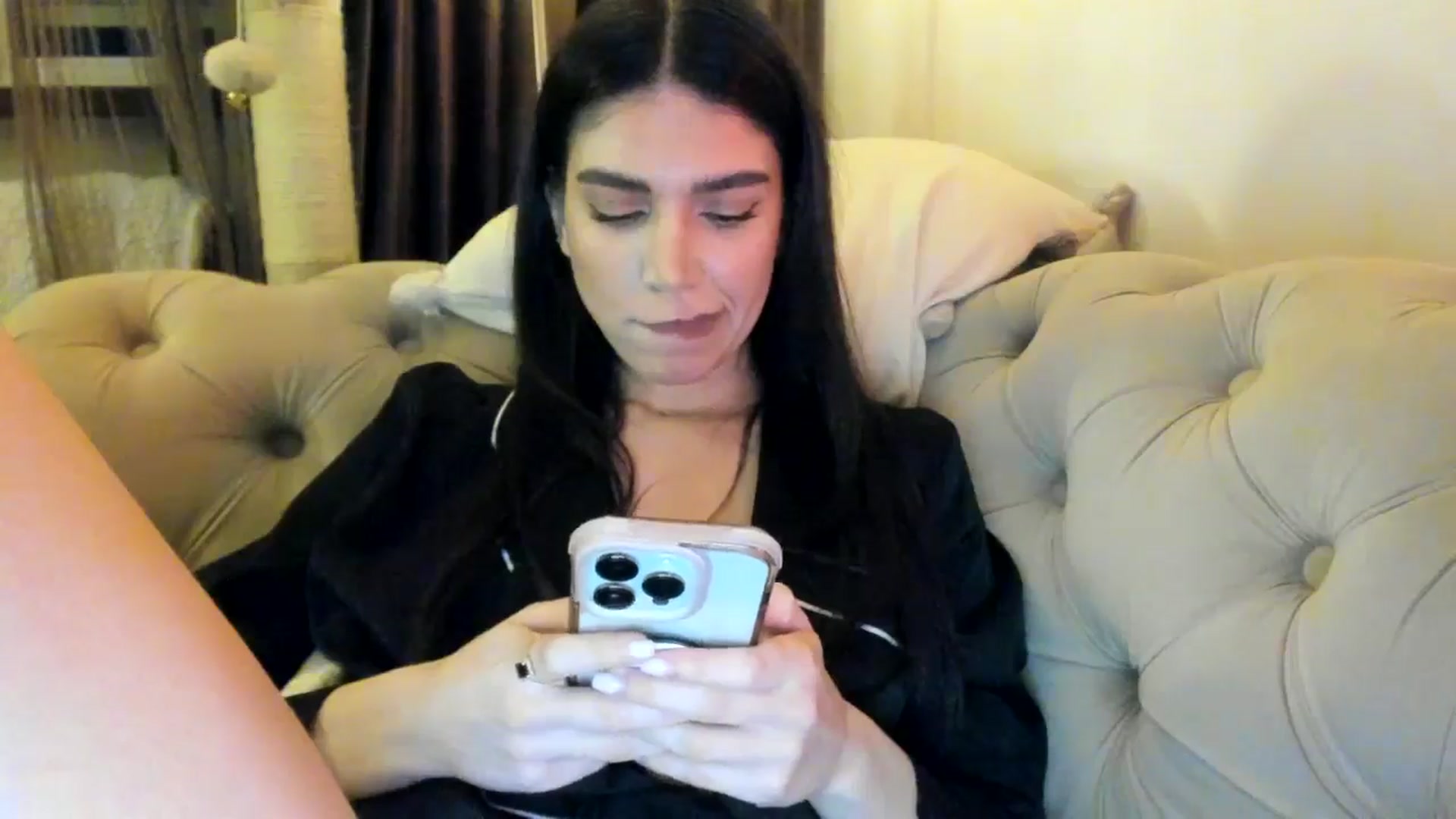 Gallery image thumbnail from SashaLopez's myfreecams stream on, 01/12/2025, 24:25 image 5 of 20