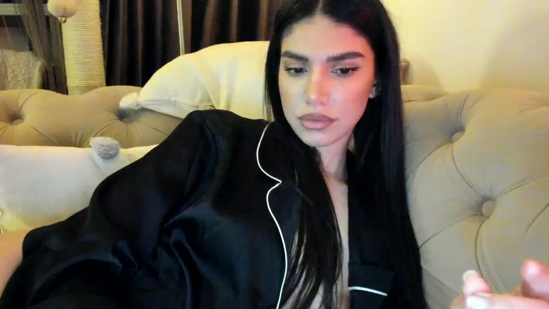 Gallery image thumbnail from SashaLopez's myfreecams stream on, 01/12/2025, 24:25 image 4 of 20