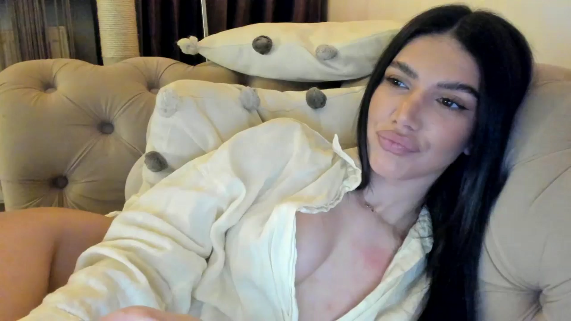 Gallery image thumbnail from SashaLopez's myfreecams stream on, 01/14/2025, 21:33 image 17 of 20