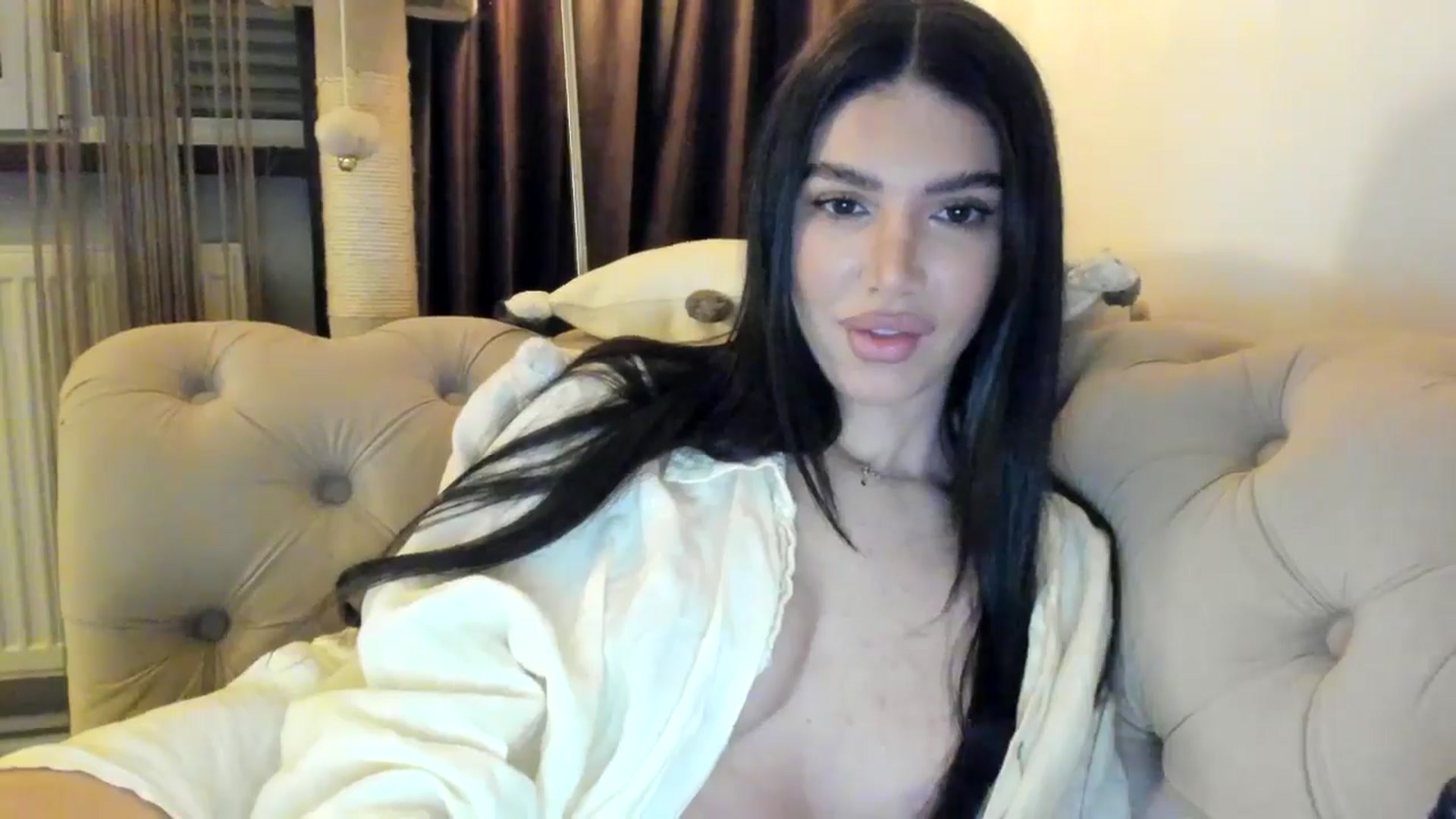 Gallery image thumbnail from SashaLopez's myfreecams stream on, 01/14/2025, 21:33 image 3 of 20