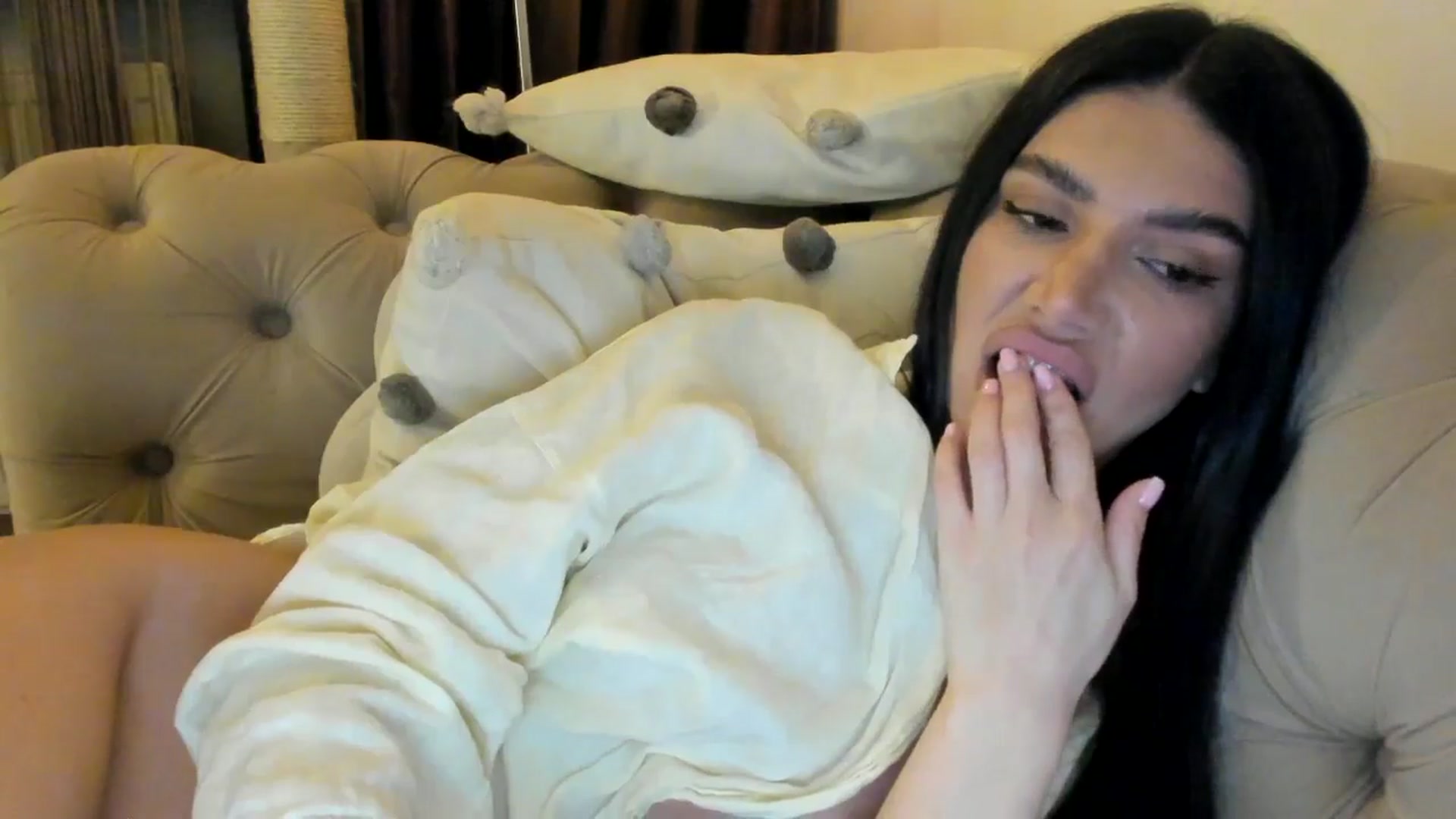 Gallery image thumbnail from SashaLopez's myfreecams stream on, 01/14/2025, 21:33 image 14 of 20