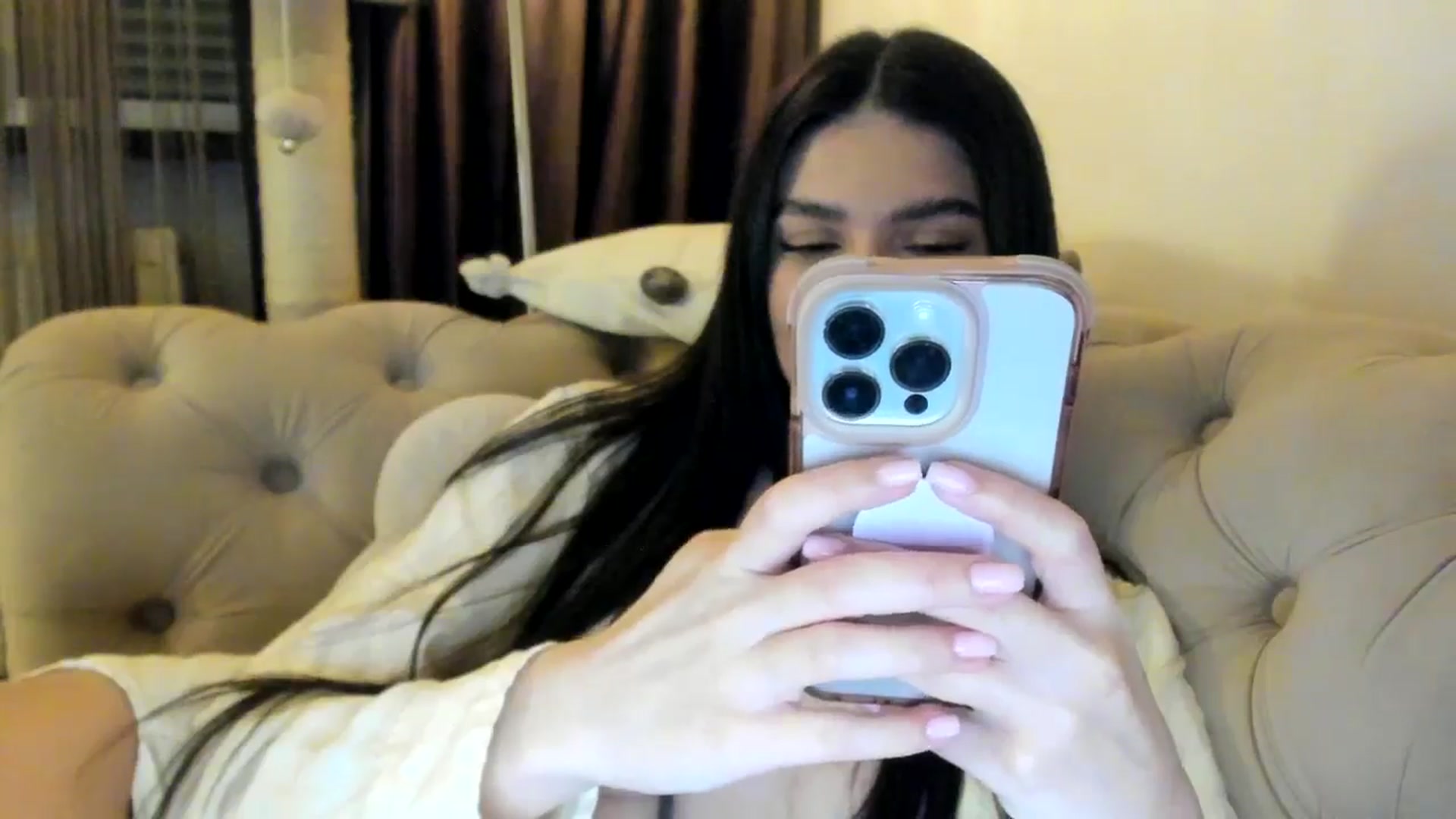 Gallery image thumbnail from SashaLopez's myfreecams stream on, 01/14/2025, 22:54 image 18 of 20