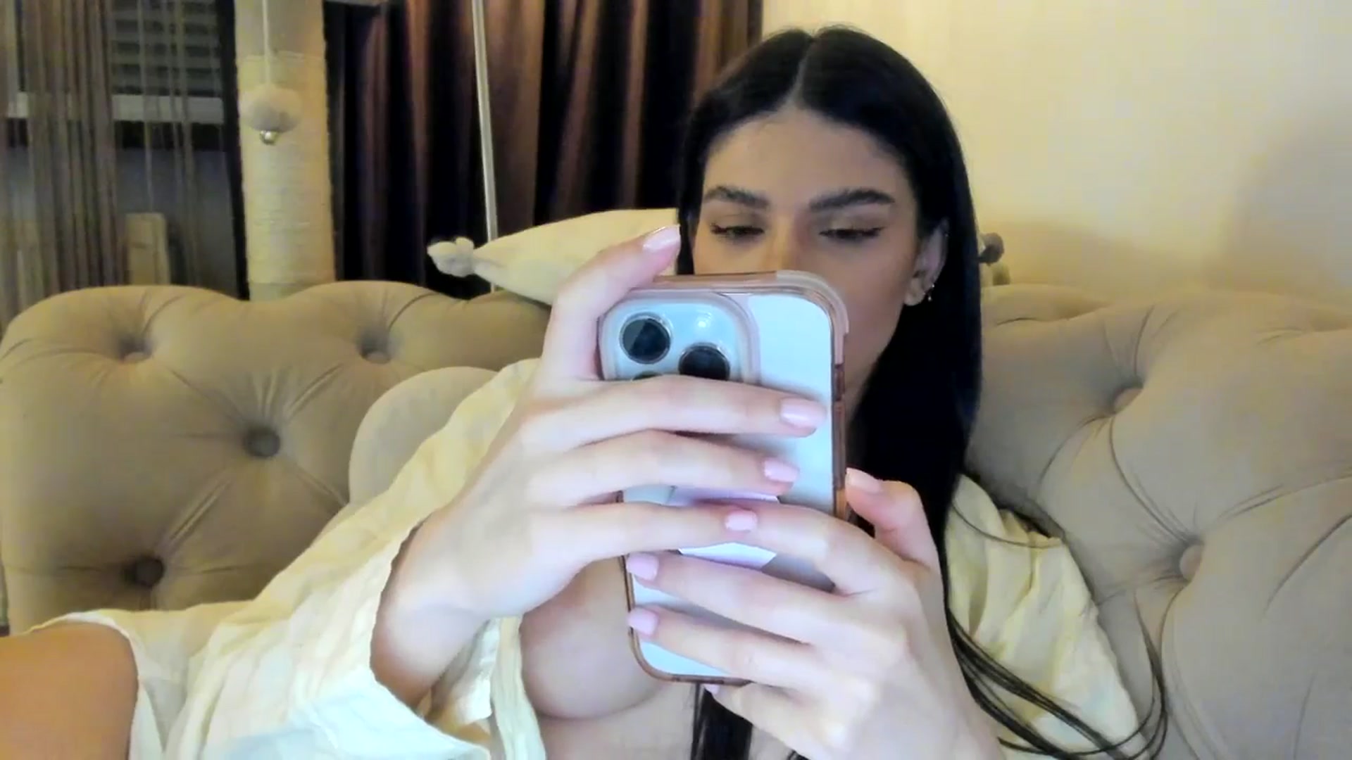 Gallery image thumbnail from SashaLopez's myfreecams stream on, 01/14/2025, 22:54 image 17 of 20