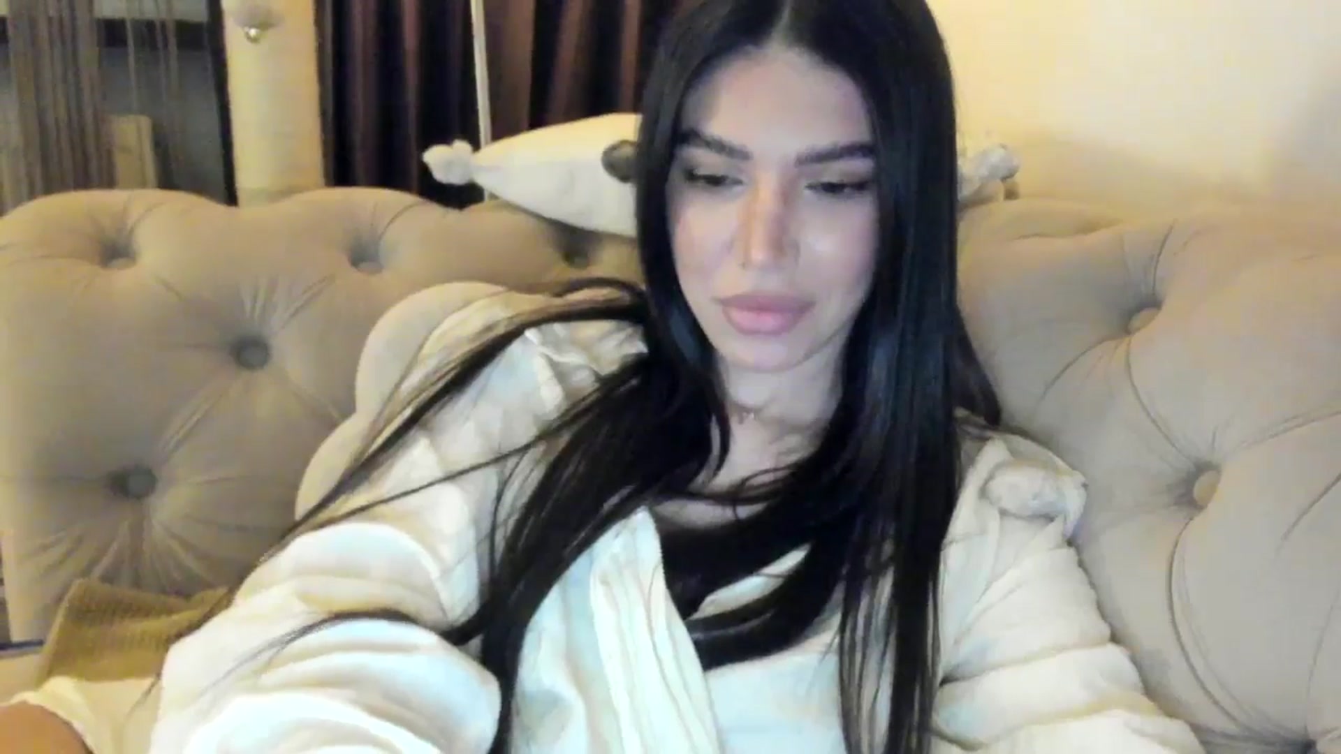 Gallery image thumbnail from SashaLopez's myfreecams stream on, 01/14/2025, 22:54 image 5 of 20
