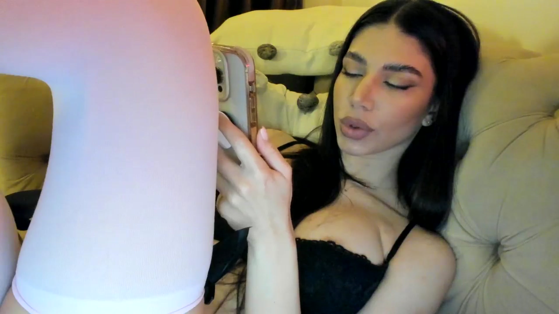 Gallery image thumbnail from SashaLopez's myfreecams stream on, 01/15/2025, 21:53 image 10 of 20