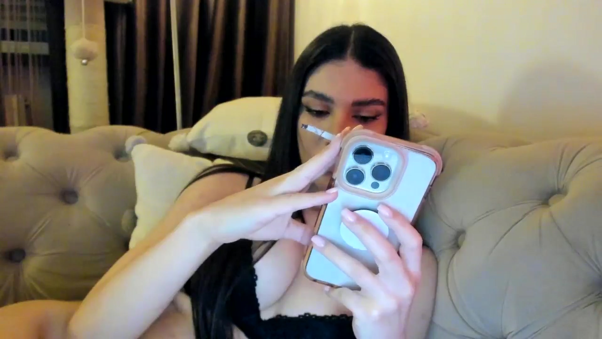 Gallery image thumbnail from SashaLopez's myfreecams stream on, 01/15/2025, 21:53 image 12 of 20