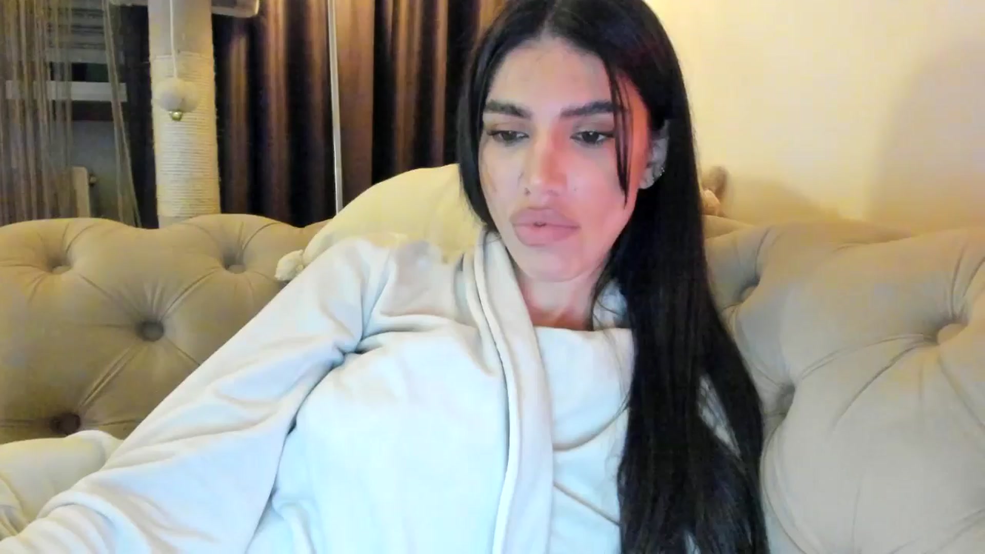 Gallery image thumbnail from SashaLopez's myfreecams stream on, 01/18/2025, 23:42 image 9 of 20