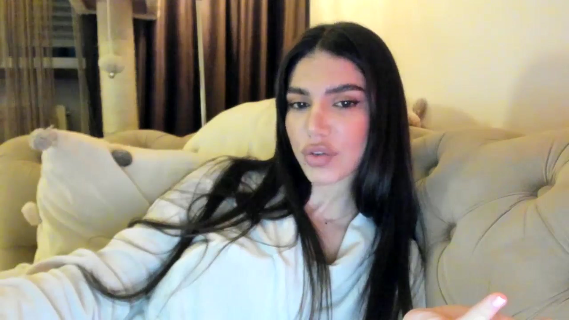 Gallery image thumbnail from SashaLopez's myfreecams stream on, 01/18/2025, 23:42 image 7 of 20