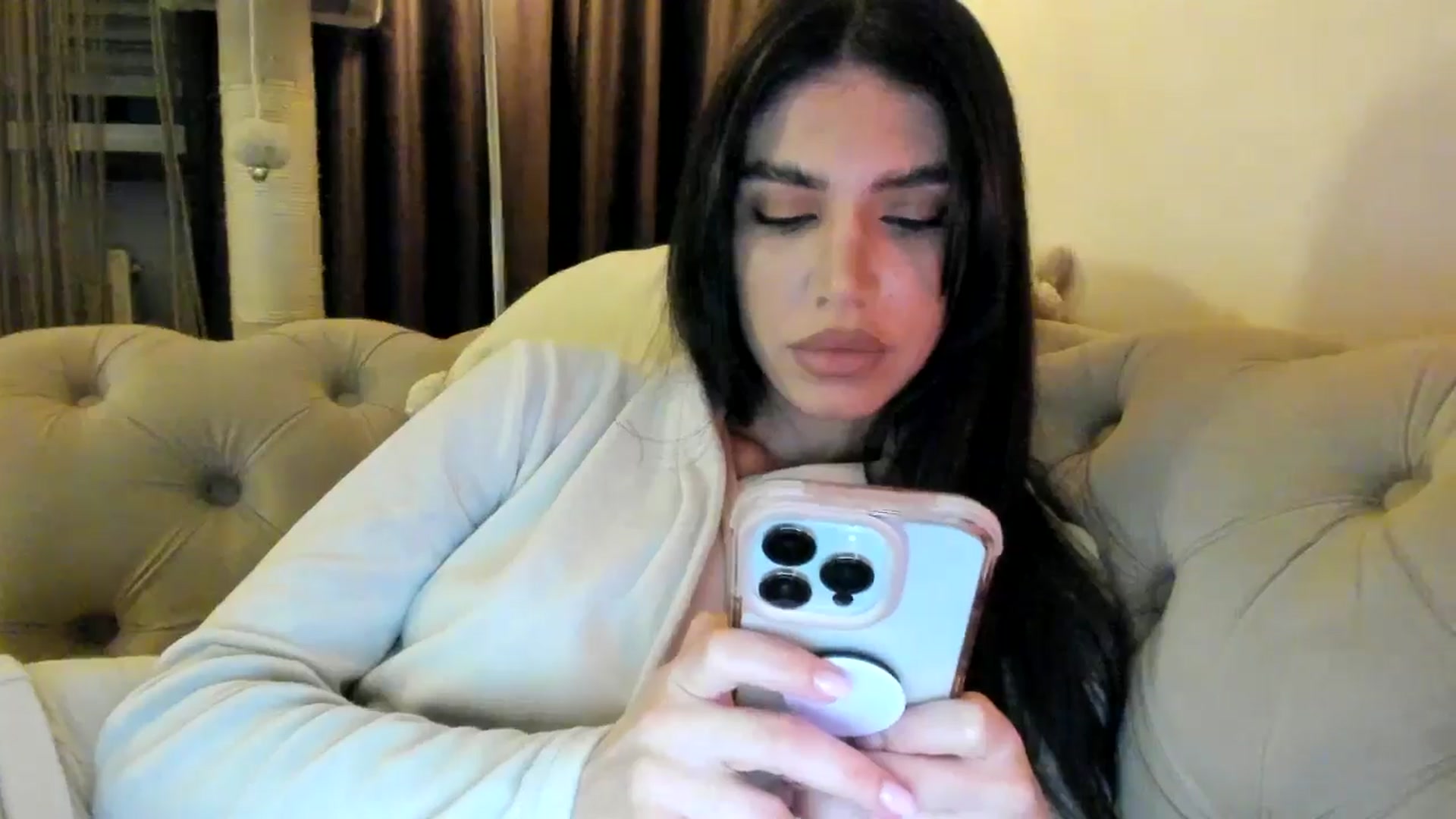 Gallery image thumbnail from SashaLopez's myfreecams stream on, 01/18/2025, 23:42 image 11 of 20
