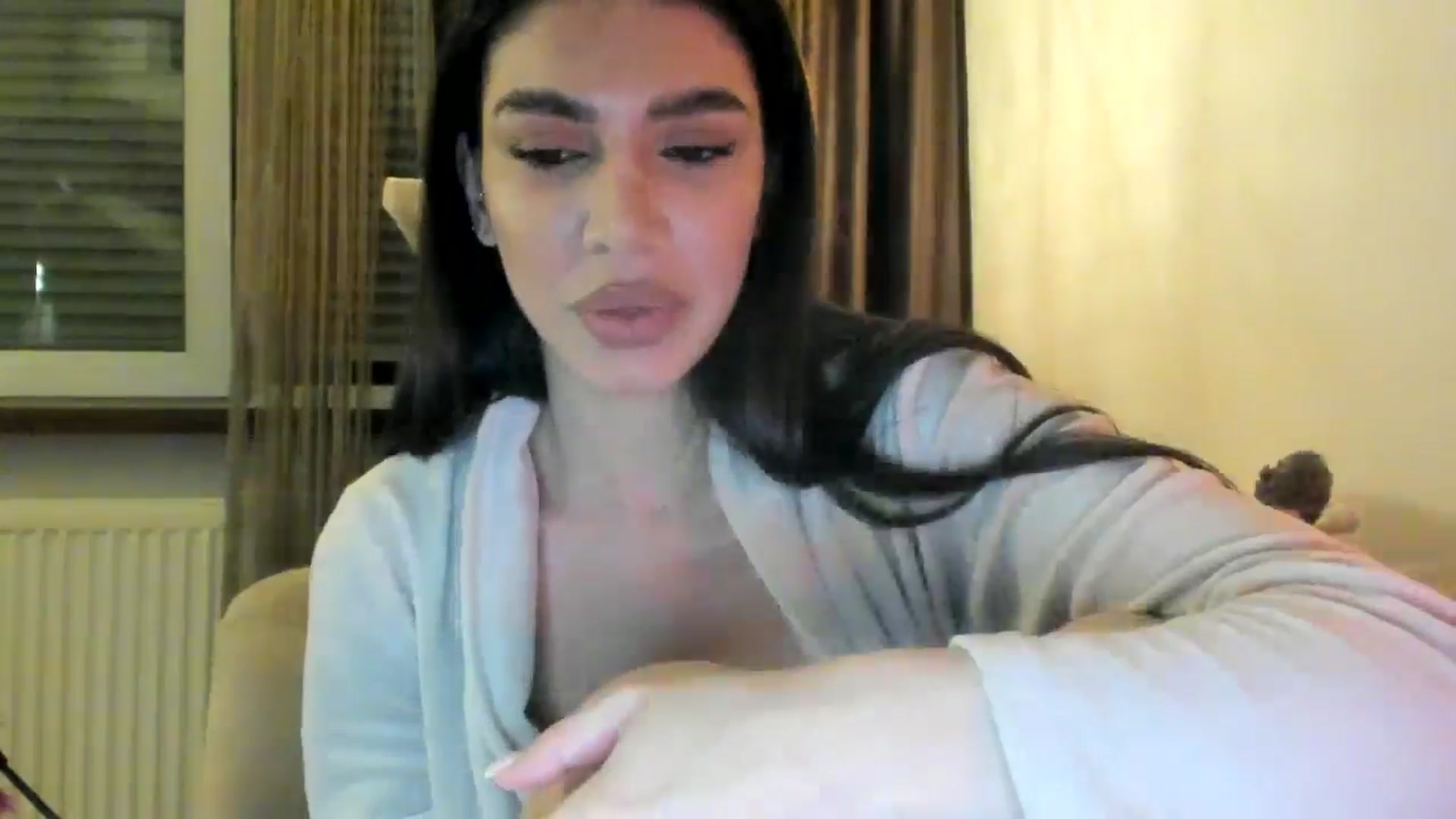 Gallery image thumbnail from SashaLopez's myfreecams stream on, 01/18/2025, 23:42 image 3 of 20