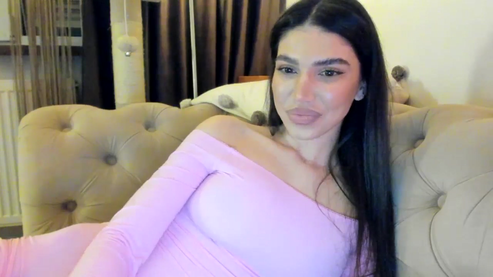 Gallery image thumbnail from SashaLopez's myfreecams stream on, 01/23/2025, 22:21 image 6 of 20