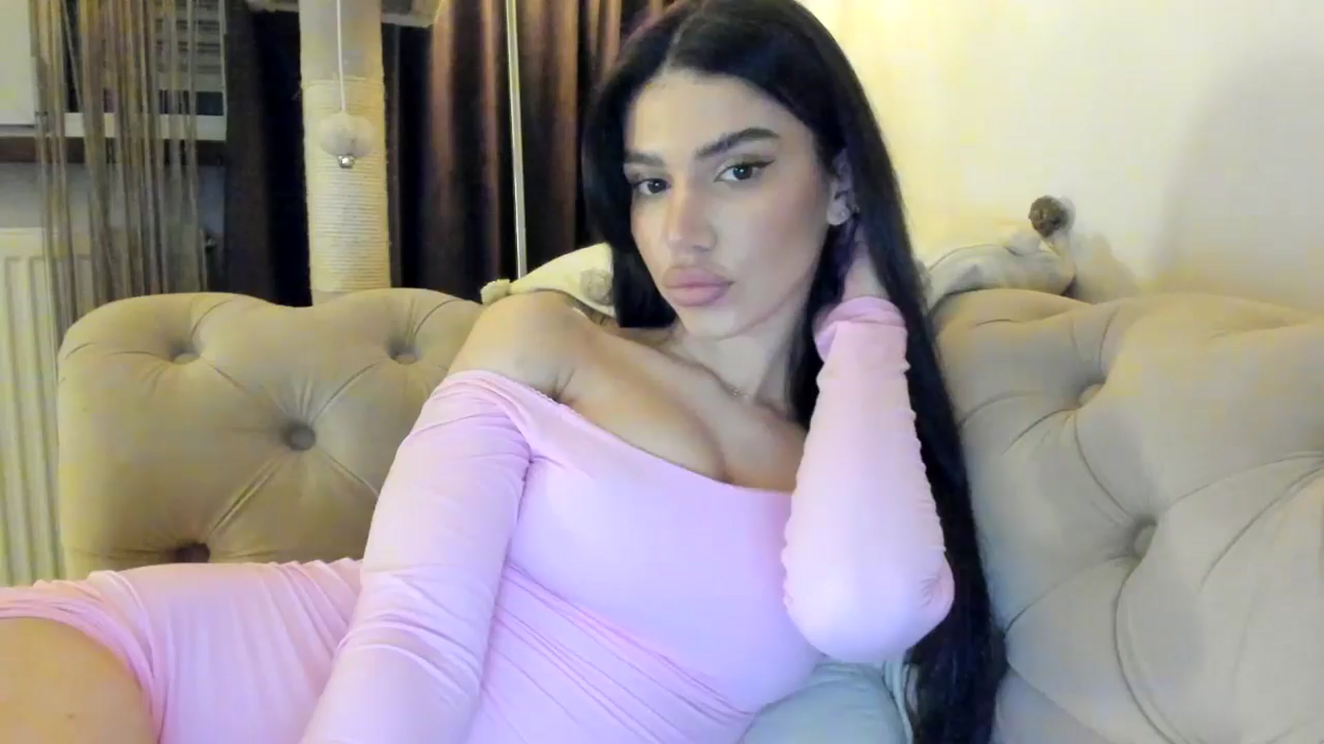 Gallery image thumbnail from SashaLopez's myfreecams stream on, 01/23/2025, 22:21 image 1 of 20