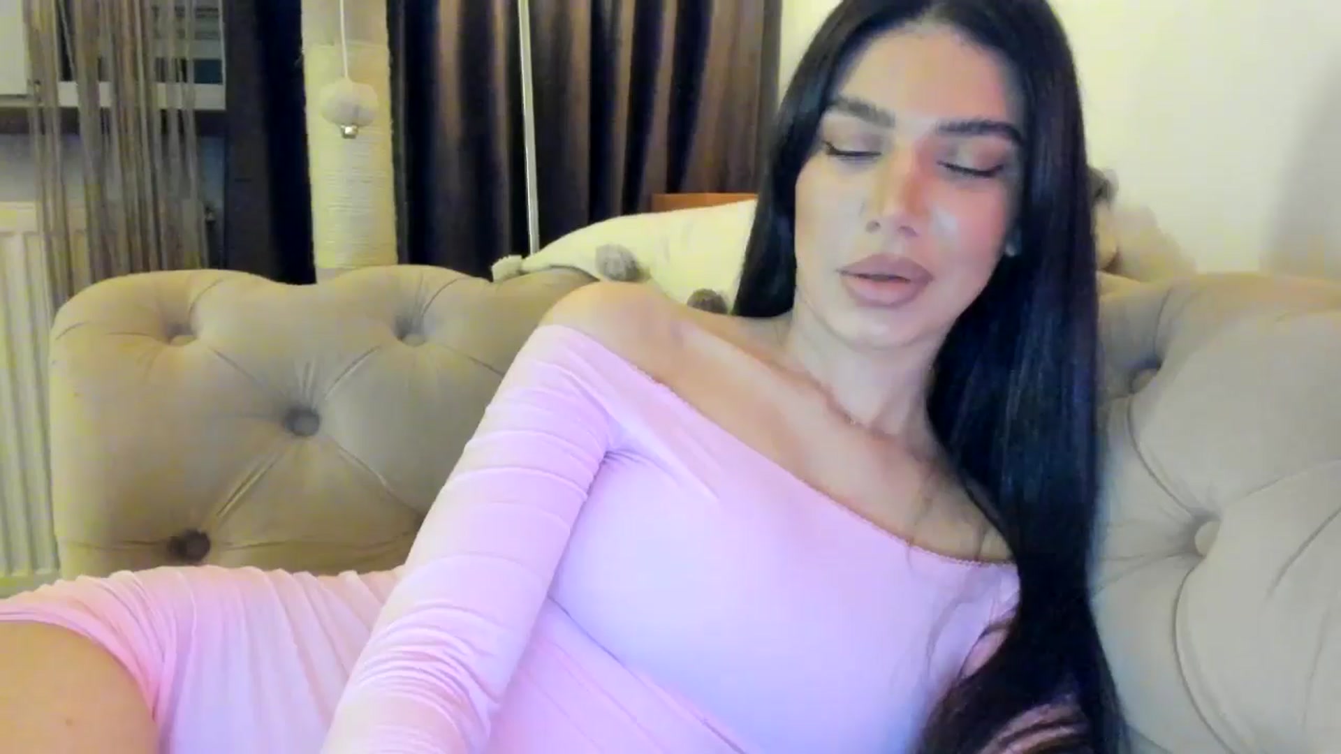 Gallery image thumbnail from SashaLopez's myfreecams stream on, 01/23/2025, 22:21 image 5 of 20