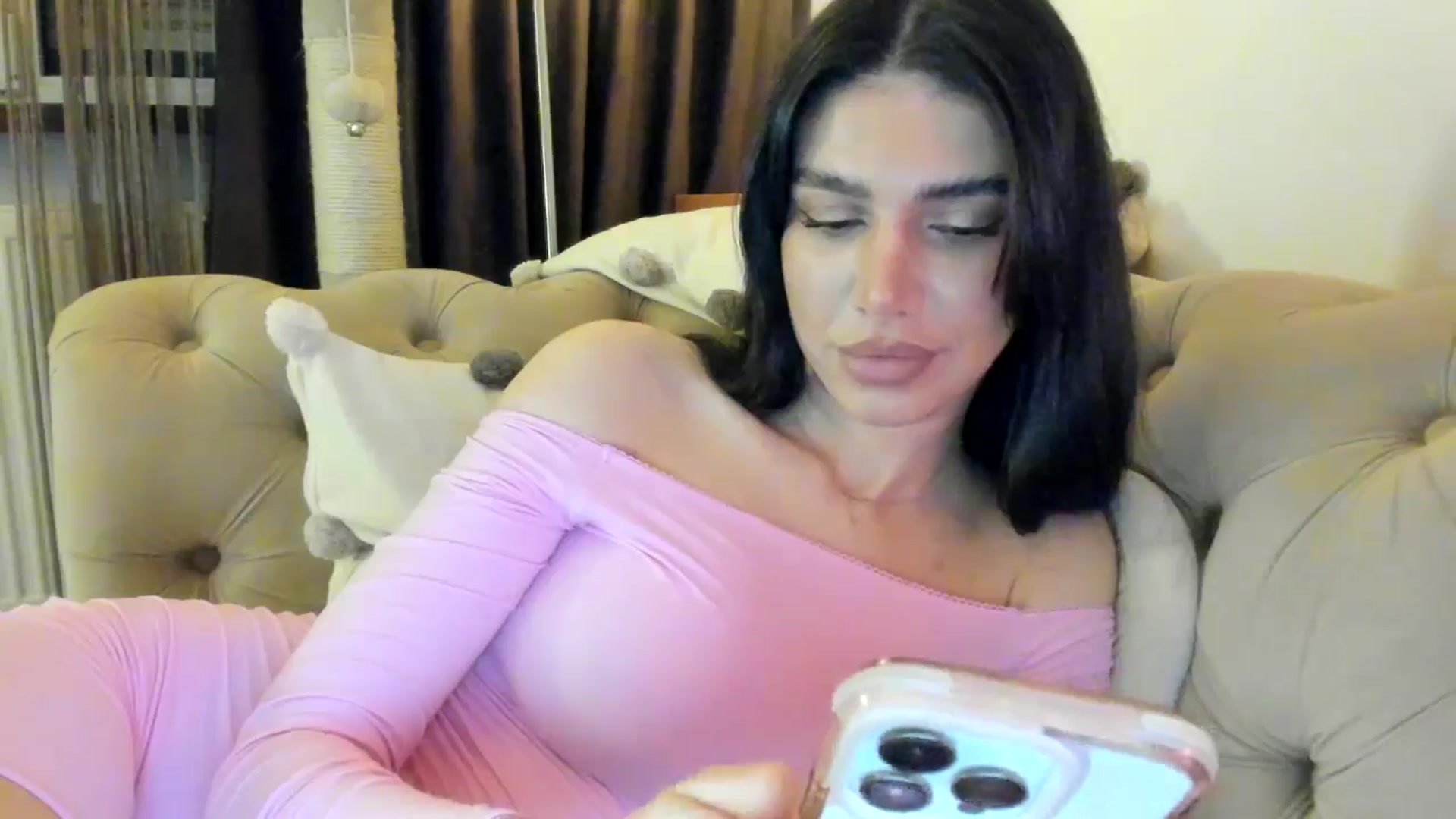 Gallery image thumbnail from SashaLopez's myfreecams stream on, 01/23/2025, 22:56 image 11 of 20