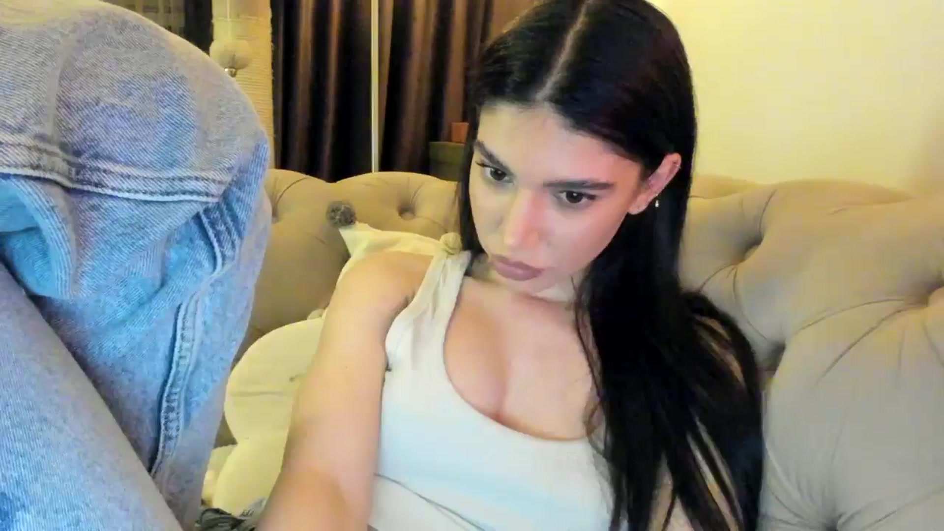 Gallery image thumbnail from SashaLopez's myfreecams stream on, 01/26/2025, 23:27 image 4 of 20
