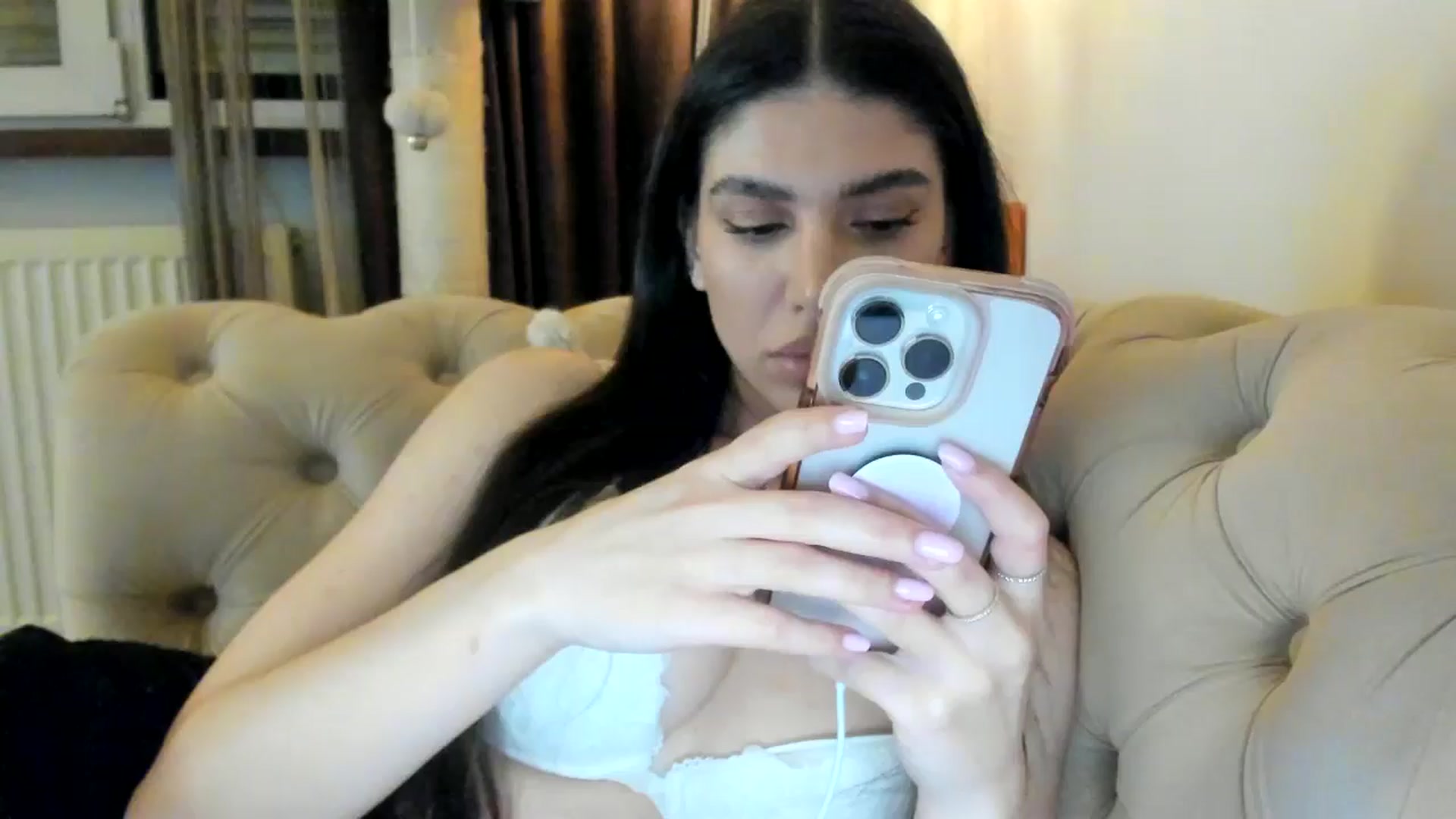 Gallery image thumbnail from SashaLopez's myfreecams stream on, 01/29/2025, 24:43 image 11 of 20