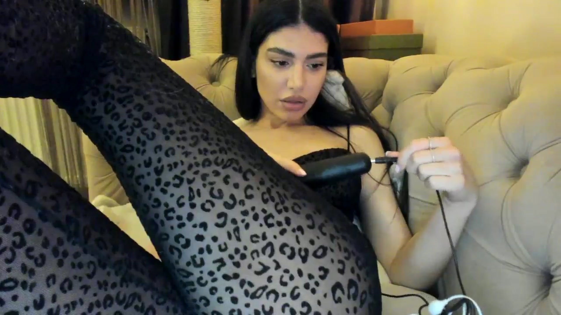 Gallery image thumbnail from SashaLopez's myfreecams stream on, 02/01/2025, 21:51 image 16 of 20