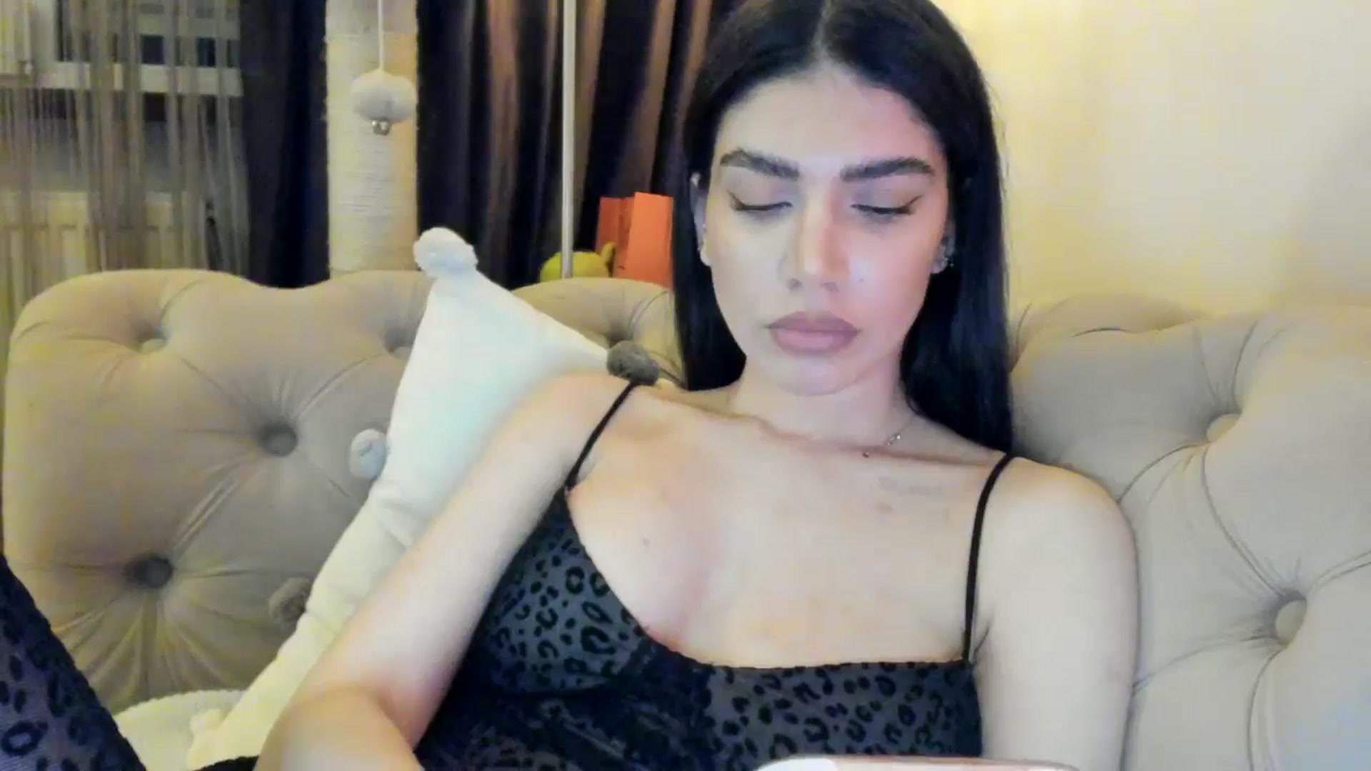 Gallery image thumbnail from SashaLopez's myfreecams stream on, 02/01/2025, 21:51 image 13 of 20