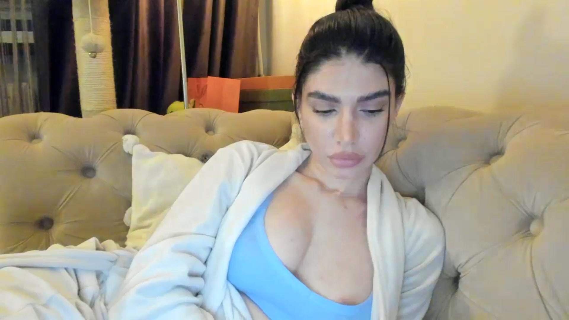 Gallery image thumbnail from SashaLopez's myfreecams stream on, 02/03/2025, 22:30 image 12 of 20