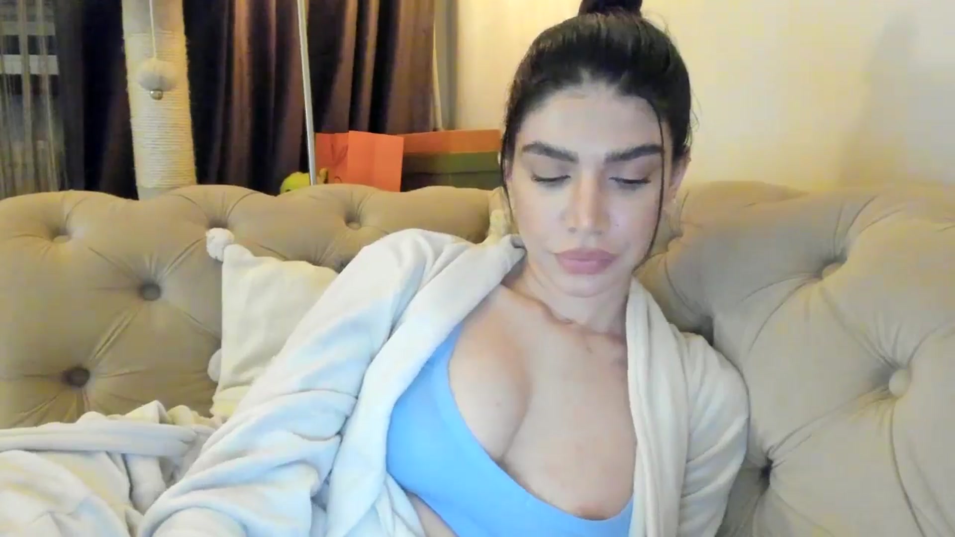 Gallery image thumbnail from SashaLopez's myfreecams stream on, 02/03/2025, 22:30 image 17 of 20