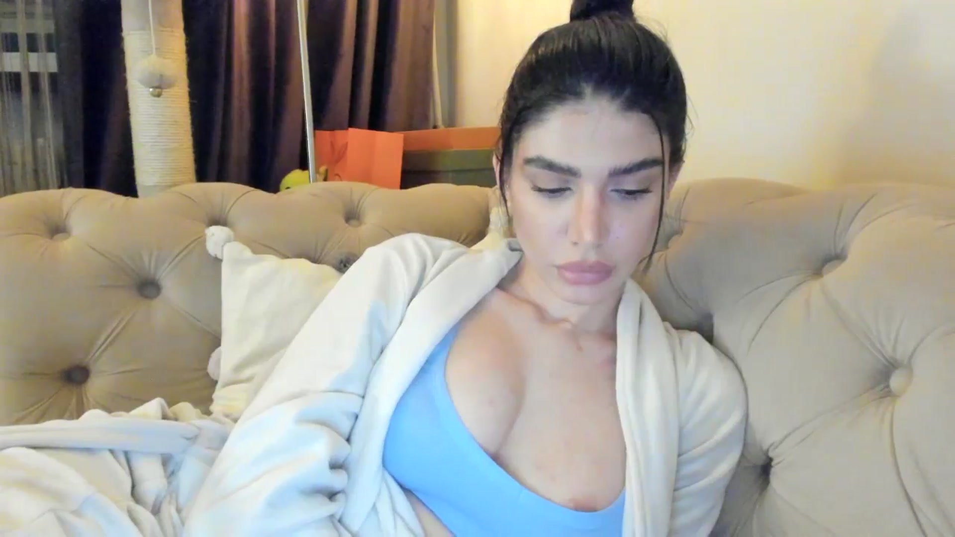 Gallery image thumbnail from SashaLopez's myfreecams stream on, 02/03/2025, 22:30 image 14 of 20