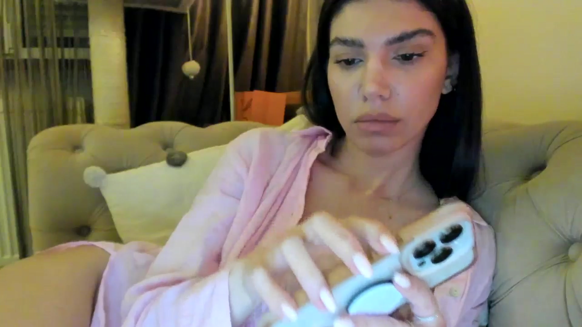 Gallery image thumbnail from SashaLopez's myfreecams stream on, 02/07/2025, 24:06 image 14 of 20