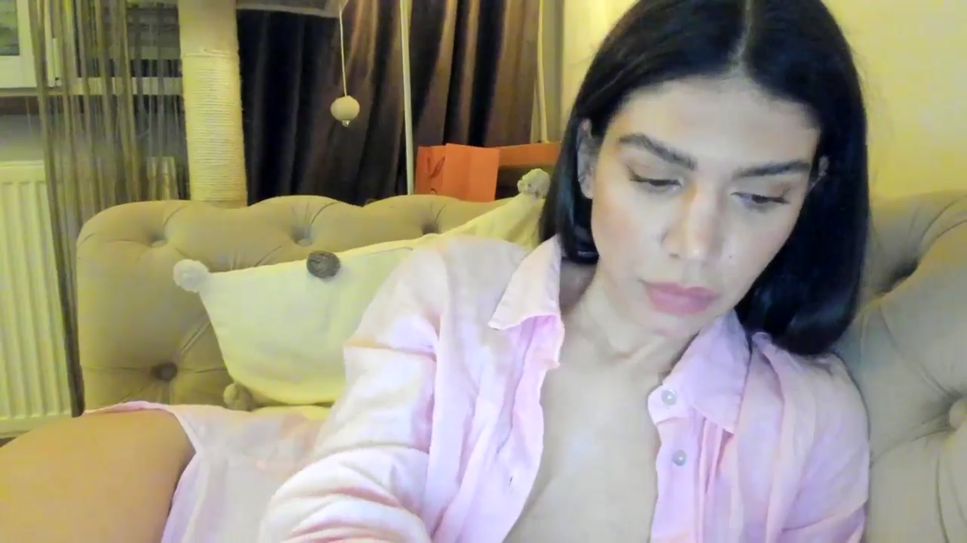 Gallery image thumbnail from SashaLopez's myfreecams stream on, 02/07/2025, 24:06 image 17 of 20