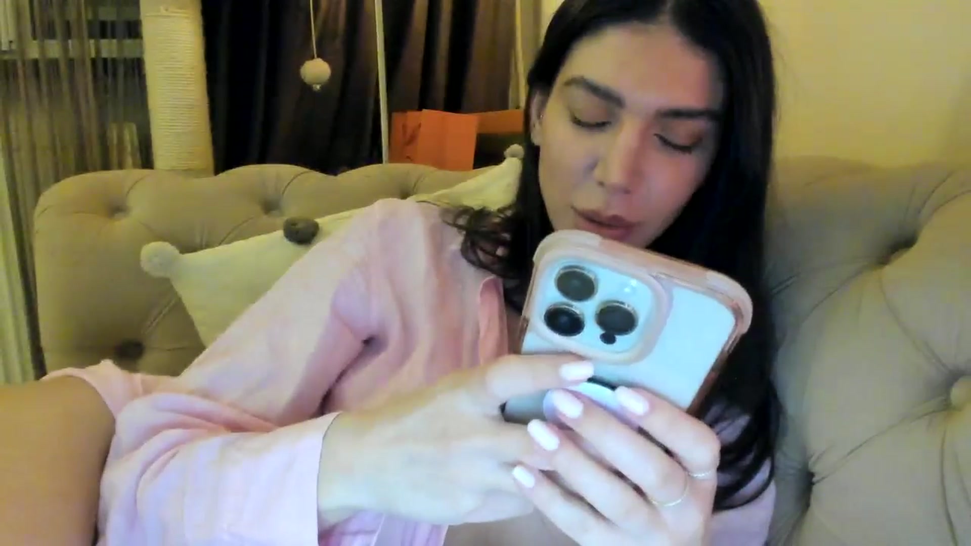 Gallery image thumbnail from SashaLopez's myfreecams stream on, 02/07/2025, 24:06 image 8 of 20