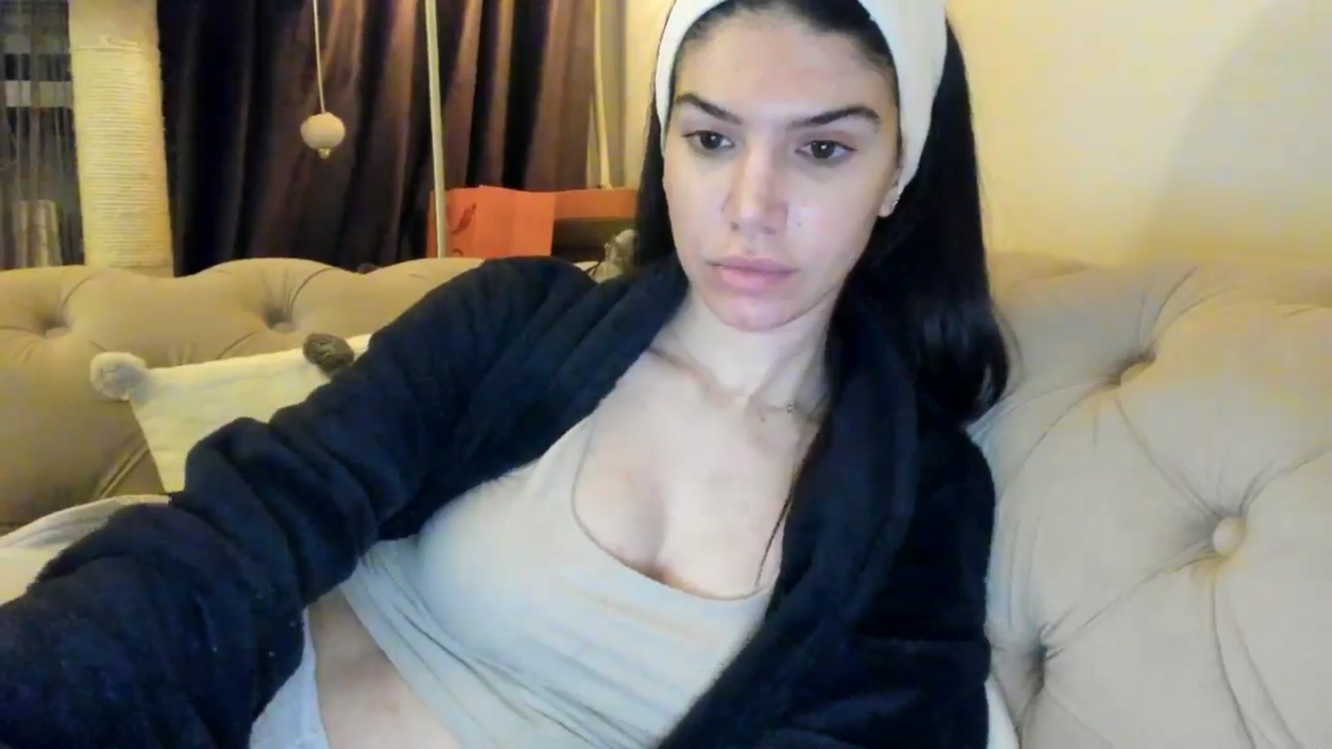 Gallery image thumbnail from SashaLopez's myfreecams stream on, 02/07/2025, 01:11 image 17 of 20