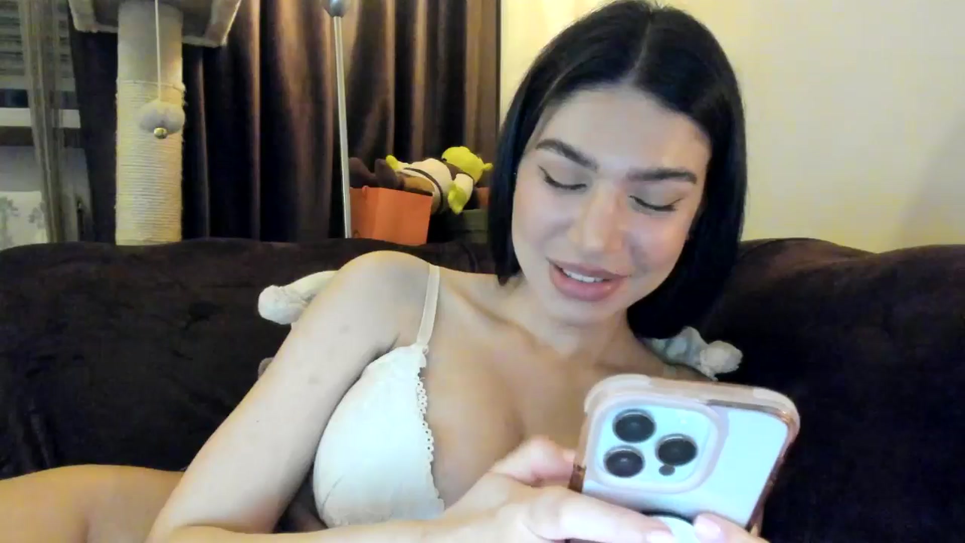 Gallery image thumbnail from SashaLopez's myfreecams stream on, 03/29/2025, 24:14 image 4 of 20