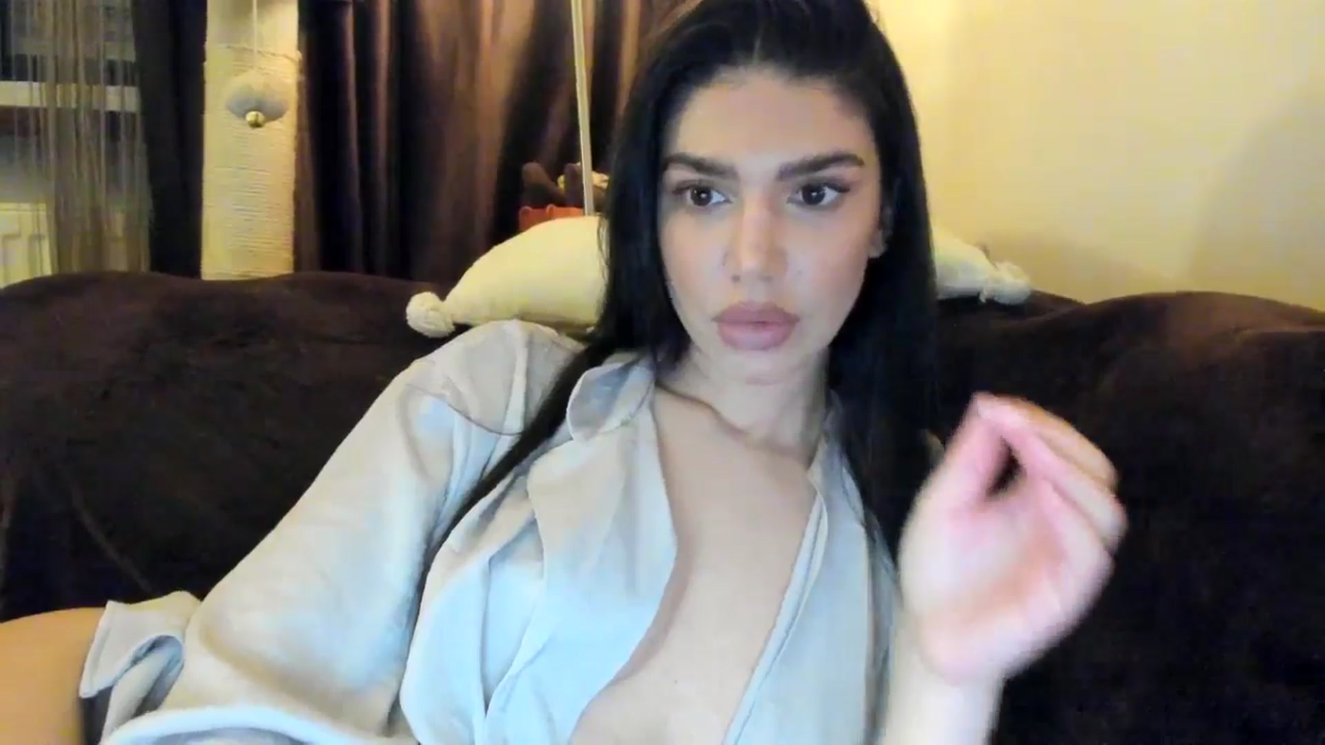 Gallery image thumbnail from SashaLopez's myfreecams stream on, 03/29/2025, 21:38 image 4 of 20
